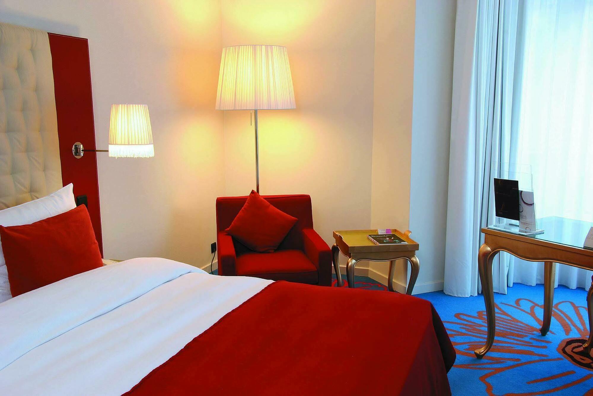 Radisson Red Brussels Hotel Ixelles Bilik gambar